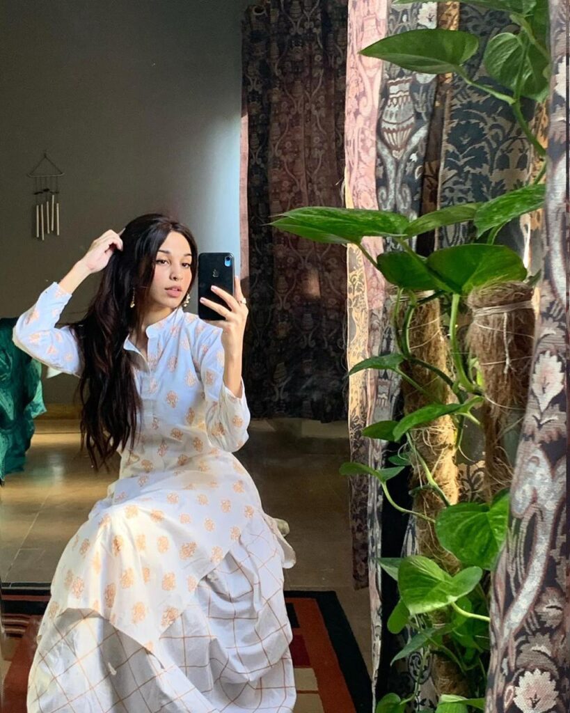 indian night girl in dubai