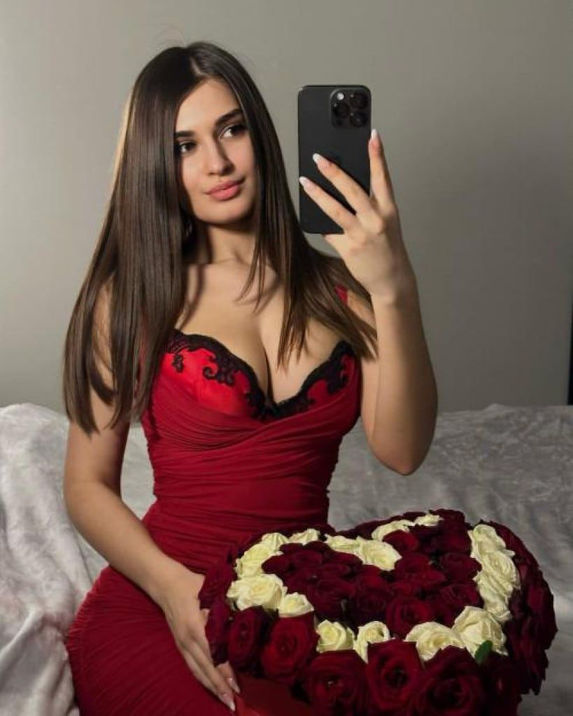 Dubai night girl